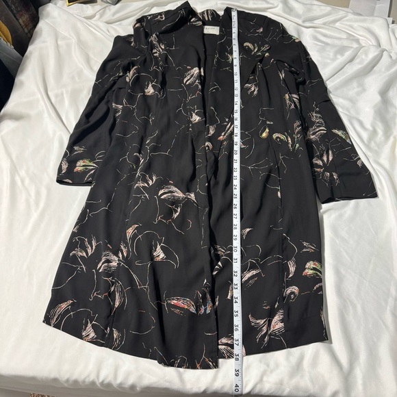 Aritzia Babaton Quincy Black Floral Trench Coat Pockets Tie Closure Size Small - Picture 9 of 14